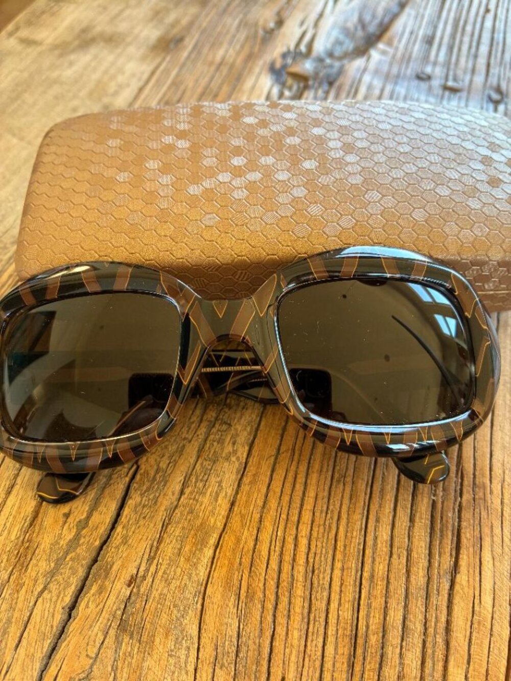 Vintage  Authentic Y2K VALENTINO Brown Sunglasses Like New!!! with hard case